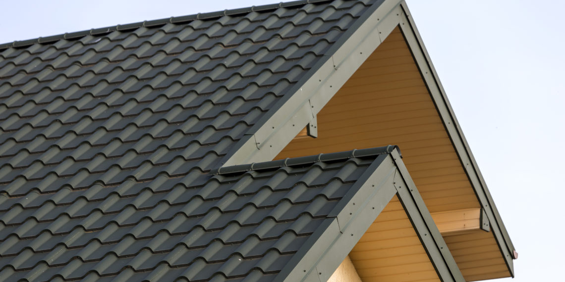 How to Clean a Roof Shingles